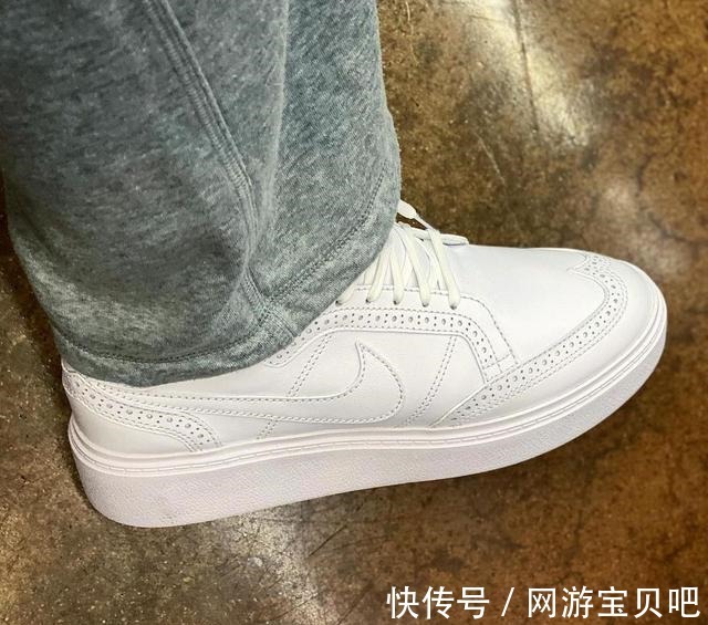 af1 0.06秒就售罄的小雏菊联名鞋又来了,新款设计大改你还爱吗!