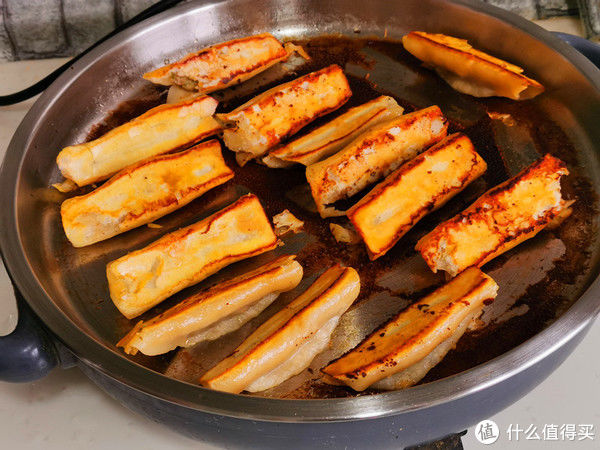 锅贴|饺子吃腻了试试做这面食，外焦里嫩汤汁鲜美比饺子好吃