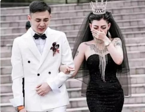 超短裙|一夜爆红的“黑婚纱新娘”嫁给富二代,2年过去了,现在还好吗?