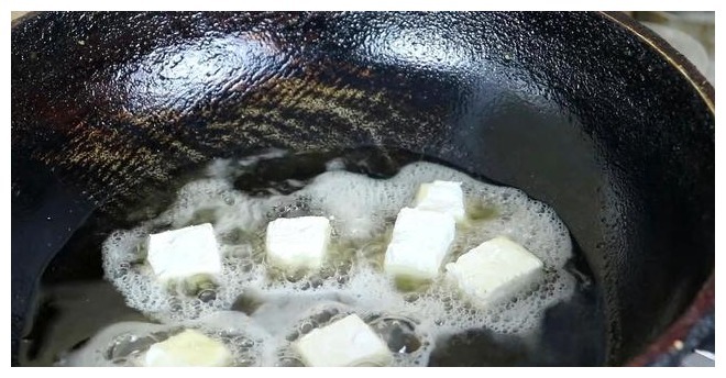 大厨教你这样做红烧豆腐，咸香适口，超级下饭，全家都喜欢