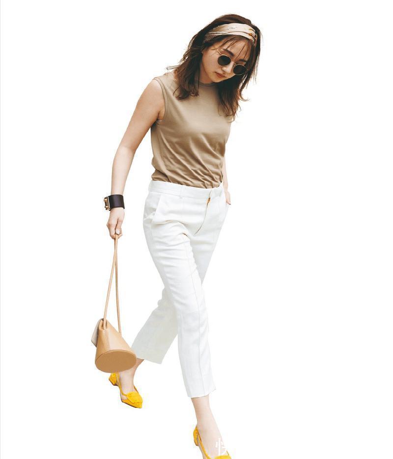 t恤|牛仔裤不需要买太多,有这三种颜色就足够,不管多大年纪都能穿