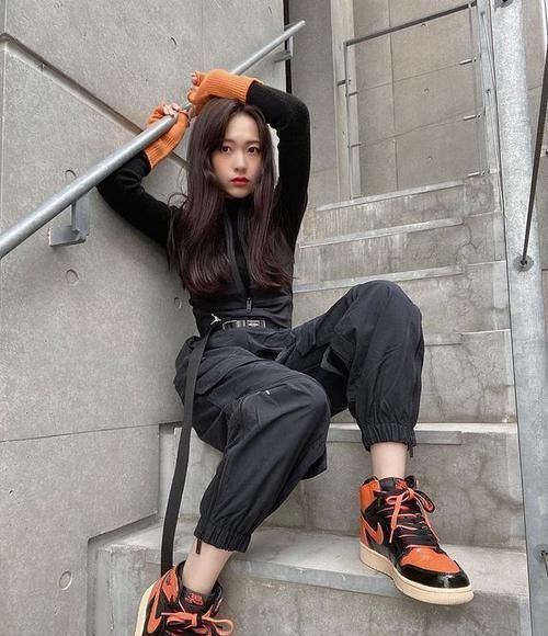 初恋女友|157cm萌妹成新晋初恋女友,小个子也有惊艳穿搭?全靠逆天比例