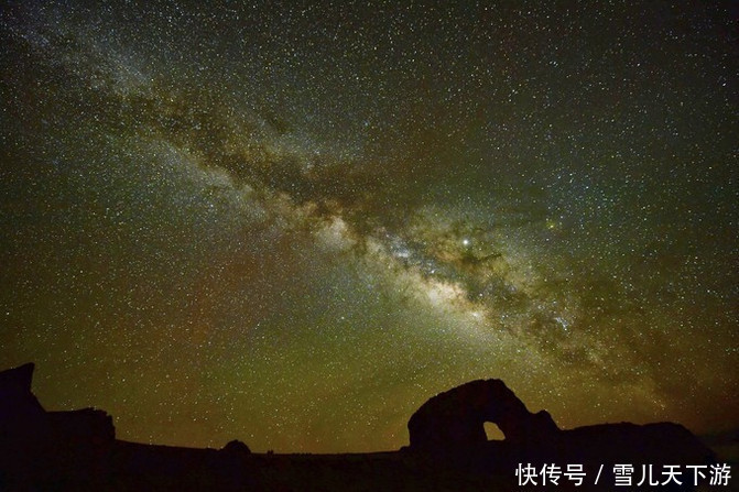 当你站在圣象天门的那一刻，仿佛天地周遭都与你融为一体