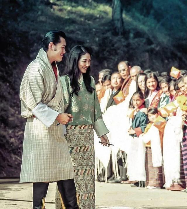 新娘|神秘不丹王室最帅国王迎娶平民新娘,7岁时一见钟情……