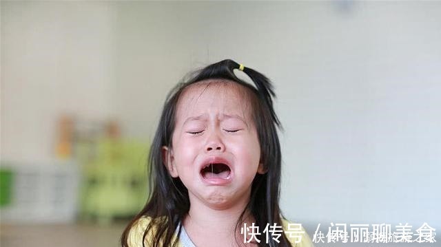 同学|7岁女孩踩碎同学眼镜，妈妈却不当回事，直到看到发票才深感后悔