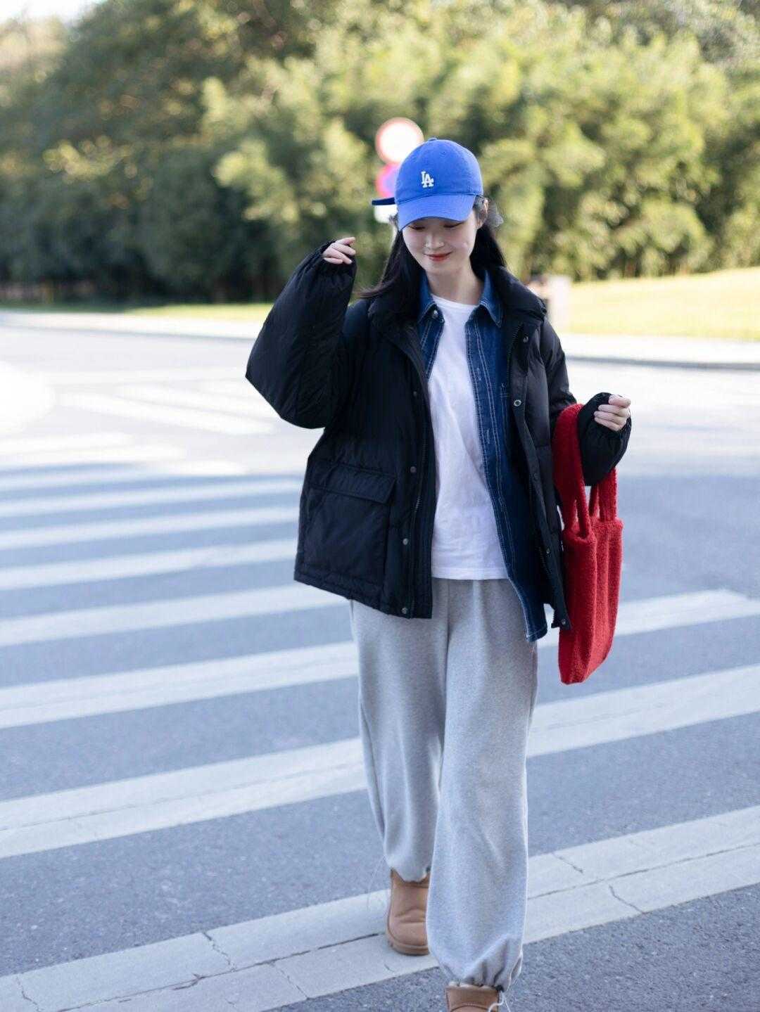 羽绒服 冬天想要穿出气质感,选对内搭很重要,这些单品日常简约又不挑人