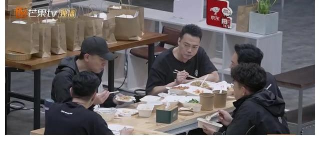 哥哥|《哥哥》一公排演：让李云迪伴奏、刘迦李响伴舞，林志炫过分了