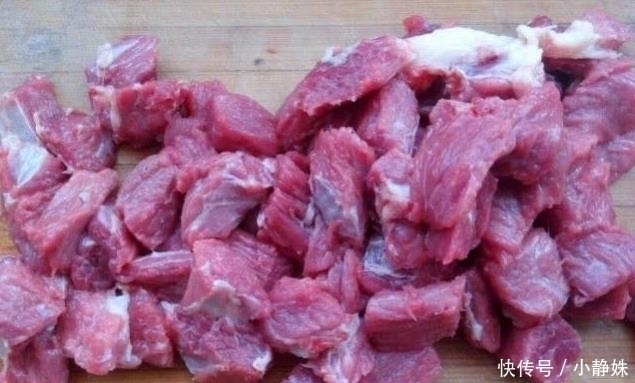 诀窍|煮牛肉时，直接下锅煮，大错特错，牢记这2个诀窍，牛肉又软又烂