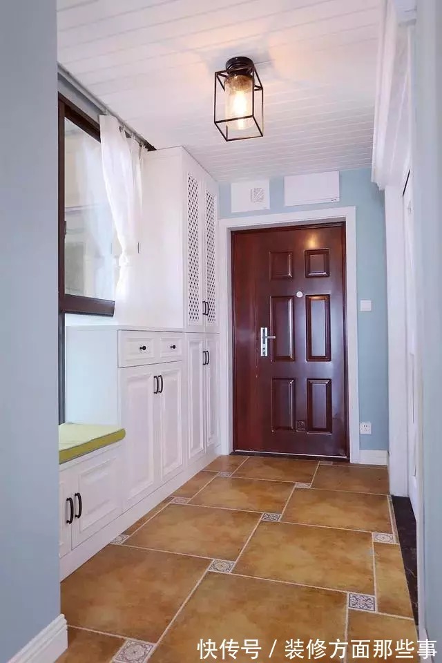 玄关鞋柜|128平现代美式三居,高低组合玄关柜设计,时尚美观特实用!