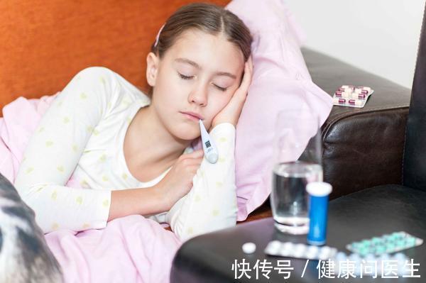 宝妈|孩子发烧该不该用退热贴,其实退热贴不能乱用,发烧时可以这样做