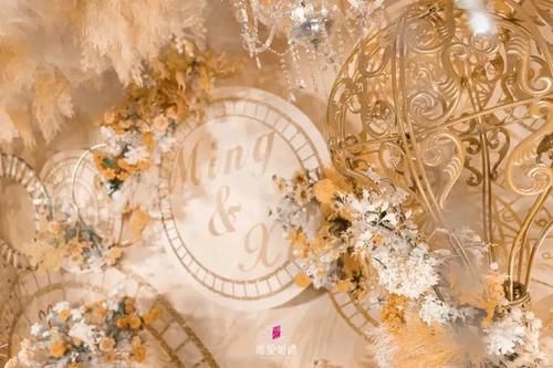 这场被赋予了干净纯粹气质的香槟色系婚礼，是你喜欢的风格吗？