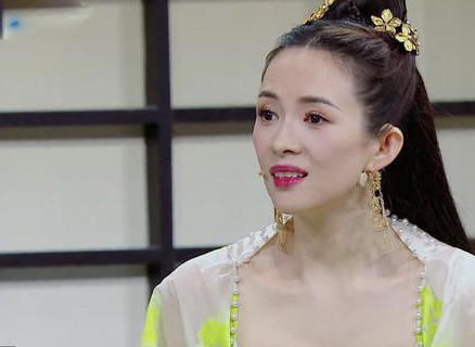 王牌剧本太明显，因嘉宾咖位太大不敢较真，关晓彤花花沈腾被淋成落汤鸡！