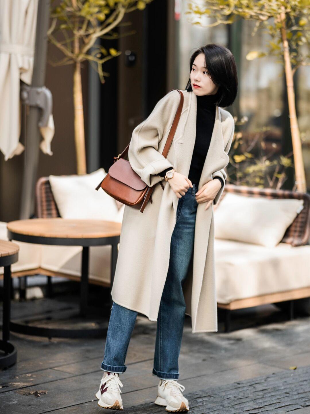 冬天|这个冬天还只会穿羽绒服?一件棕色大衣完全就能够搞定这个冬天,让你穿出女神范!