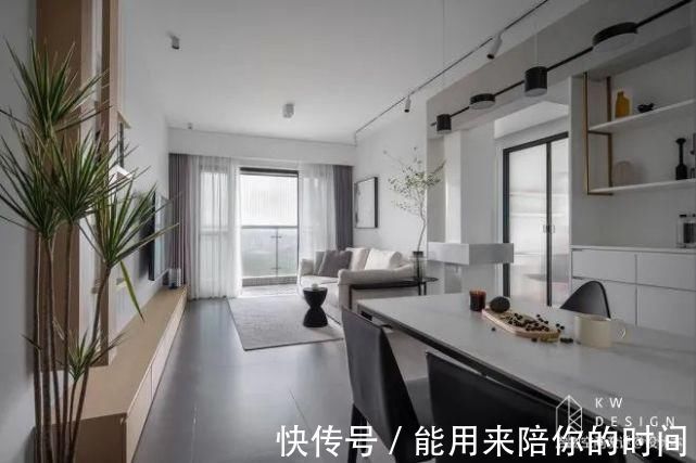 透视|76㎡小三居，经典黑白灰+飘窗榻榻米，从玄关美到卧室