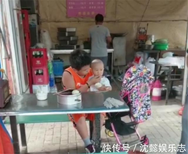 包子|妈妈让儿子带着妹妹吃早餐,看到这样的一幕,妈妈忍不住落泪