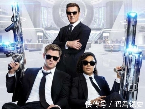 鞋盒 国货逆天球鞋,脚感爆炸,送衣服还联名,发售价竟低于一千!