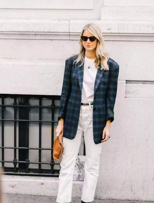 靴子别买太多,今年秋冬有这4双就够了,保暖时髦,还不易撞鞋