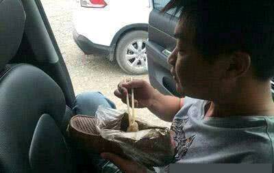 |搞笑图片幽默段子笑话小妹妹如此可爱,长大后不得了呢,哈哈