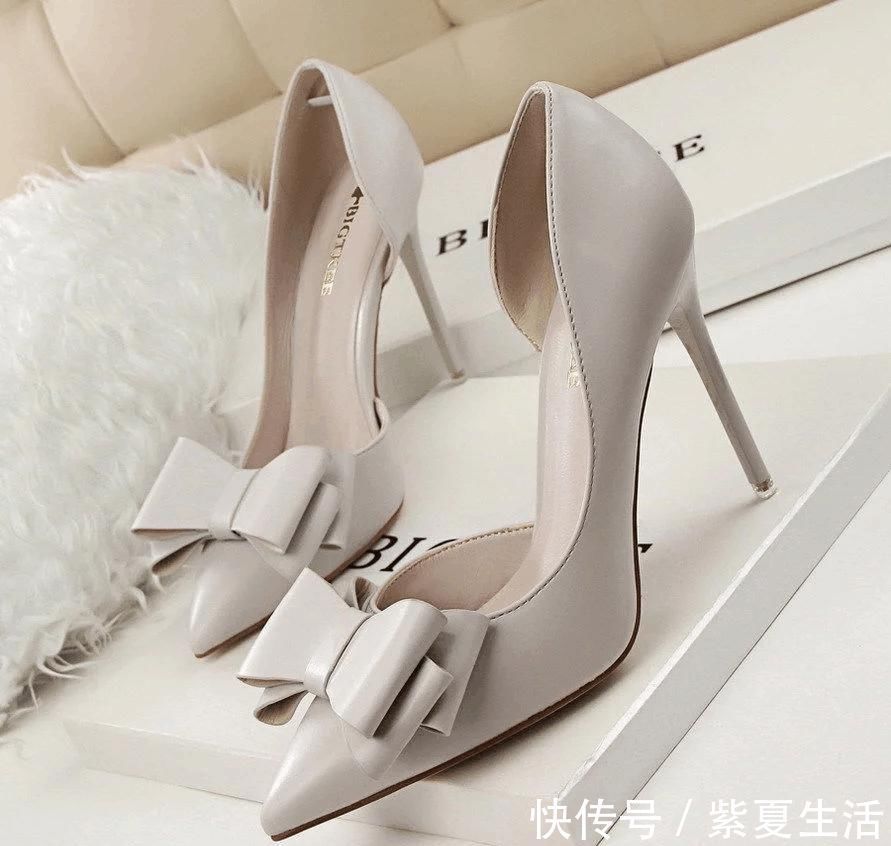 凉鞋 高跟鞋是女人“命”, 看聪明女人这样穿, 清凉显高还有女人味