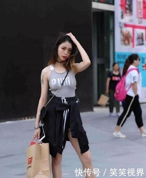 美女|街拍:第7位美女身材丰满,凹凸有致,既美丽又性感