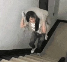 |搞笑GIF趣图:现在好了,全村人都知道我买车了