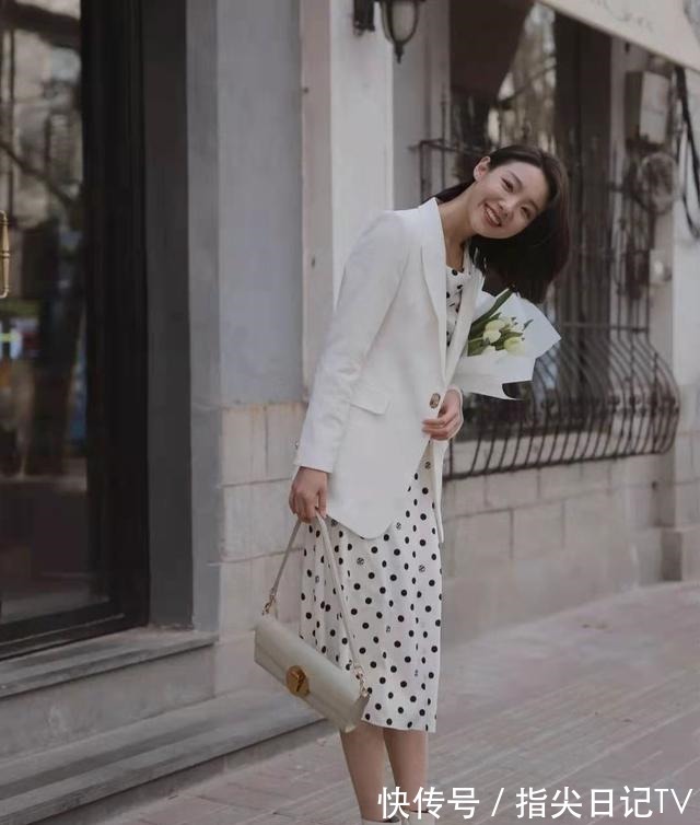 流行元素 最近流行的“小众设计”穿搭,注意3个小细节,轻松穿出高级感!