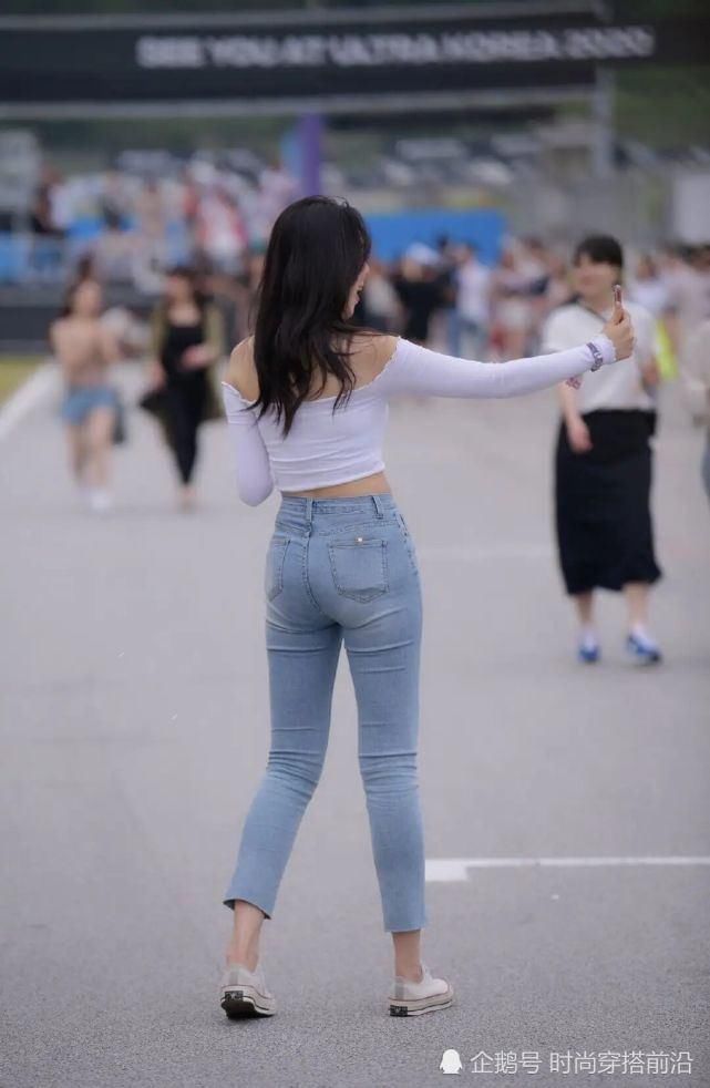 尽量|聪明的女人尽量不穿T恤与阔腿裤,跟着三木这样穿,时髦又显瘦