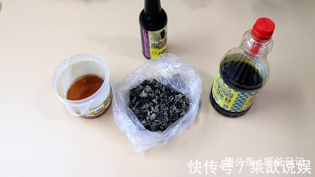 今天才知道,家里有6种食品不怕过期,放越久越好,看完长知识了