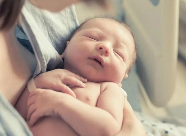 配方奶粉|一岁以内的宝宝,不能做的10件事,很多宝妈不知道!