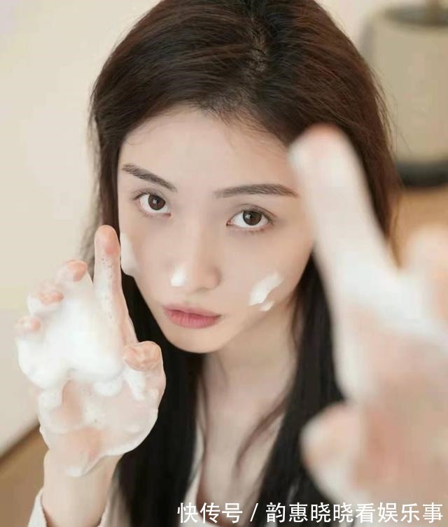 卸妆油 晚上护肤时,很多人都在犯的错误,很容易伤害皮肤,多数人都有