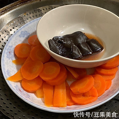 深色|两块钱搞定一道家常美食虎皮饺