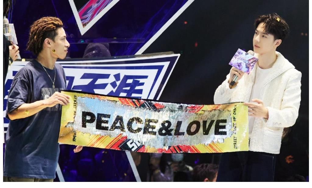 王一博哪怕再低调,都难掩才华出众,细节处展示魅力