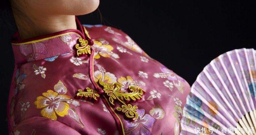 旗袍|旗袍走秀的时候,怎么使用扇子、油纸伞等道具做到如何锦上添花?