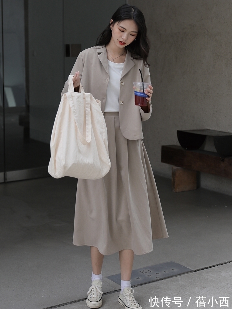 穿搭|秋季外套怎么穿最高级?参考了这些日杂搭配,不同款式美而惊艳