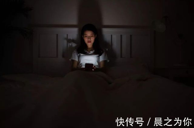 身材|越南90后女教师走红,小蛮腰,曼妙身材惹人爱,这项运动或是关键