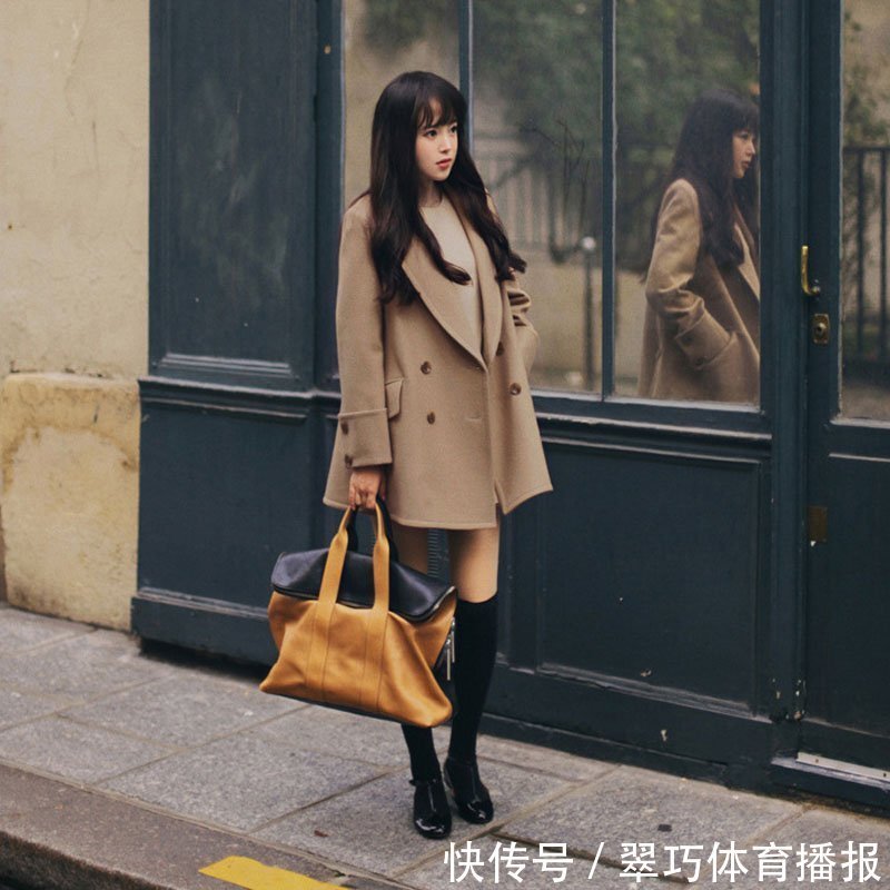 小肚腩 今主流一种搭配:呢大衣+裸靴,建议32-46岁女人初二拜年穿