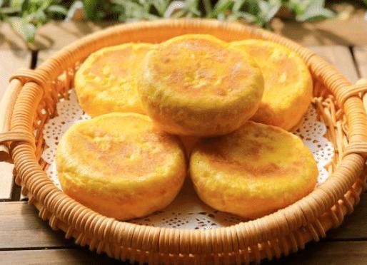 南瓜里面加鸡蛋,味道香甜浓厚,操作简单,轻松搞定早餐!