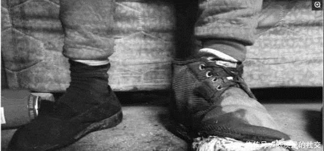 简单|古人言“宁可试人棺,莫穿他人鞋”,很多人不明白,其实道理简单