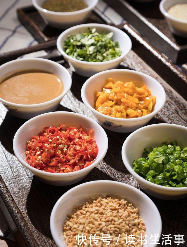 吃火锅时,调这3种蘸料的人,服务员一看就知道是吃货里的行家!