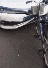 |搞笑GIF:好玩是好玩 就是有点费舌头