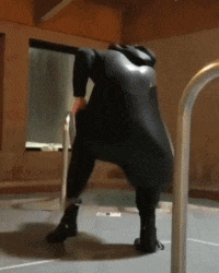 |搞笑GIF：本来想给女友一个惊喜 结果我在医院躺了三个月