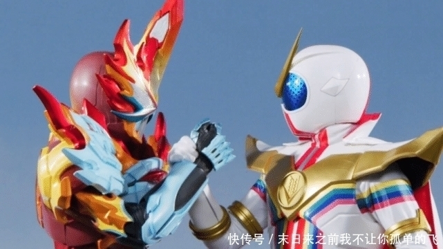 黑白|假面骑士:网友打造“星辰五帝龙”形态,手持黑白双剑,无比帅气