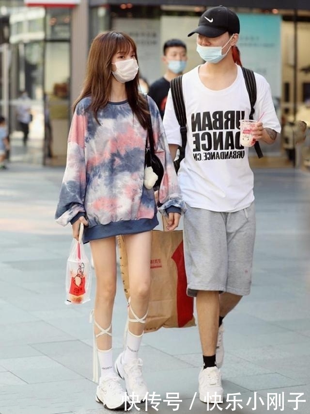 时尚穿搭,格纹西装在颜色上就十分的出众,欧美范儿十足