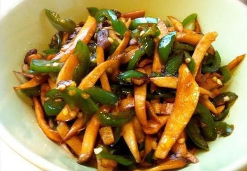 美食精选：香辣藕丝，萝卜干炒腊肉，酸辣鱿鱼花，青椒素炒杏鲍菇做法