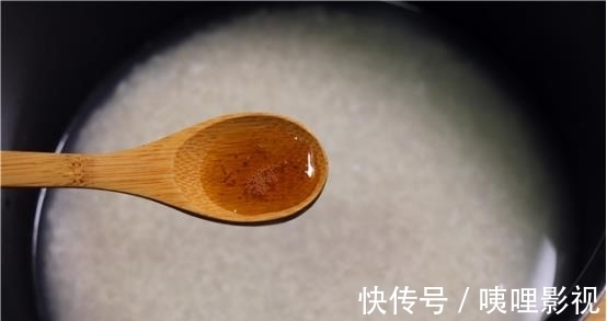 煮米饭|煮米饭好吃有秘诀，教你饭店不外传的配方，煮出来松软更香甜！