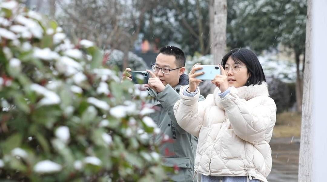 新闻记者|下雪啦！四川广元今冬这场雪惊艳了朋友圈