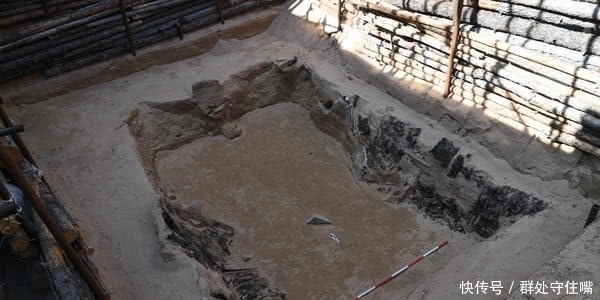 中蒙历时3年合作发掘神秘大墓:人骨趴在棺椁上,谷物垫在棺材里