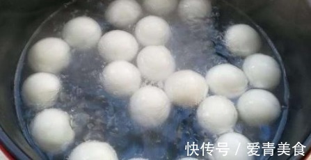 冻汤圆|煮冻汤圆,别直接开水下锅!大厨教你5点,汤圆软糯好吃不开裂