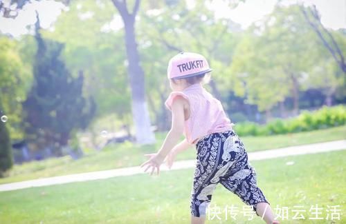 脚底|孩子到底要不要'光脚'?儿科医生给出答案,父母:知道太晚了