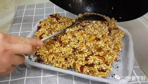 大米|大米扔进滚烫的油锅里,5秒瞬间变美食,吃一口就爱上了,真的太好吃了